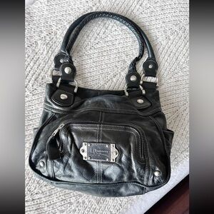 B. Makowsky black leather bag
Excellent condition! Magnetic closure